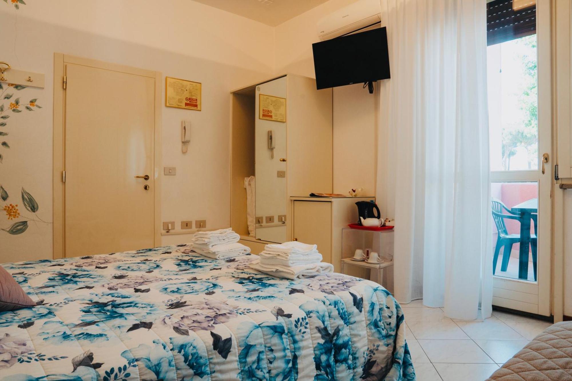 Hotel Julia Llido Degli Estensi Exteriér fotografie