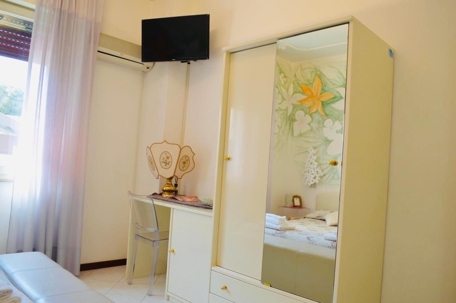Hotel Julia Llido Degli Estensi Pokoj fotografie